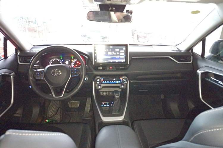 Used Toyota Wildlander 2021 2.0L CVT Two-Wheel Drive Luxury Edition Center Console