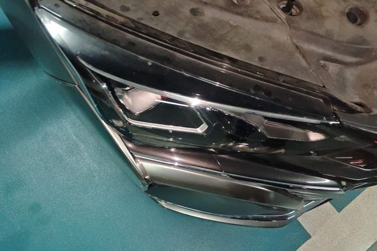 Used Dongfeng Aeolus Yixuan MAX 2021 1.5T Ultra-Stylish Trendsetter Edition Right Front Headlight