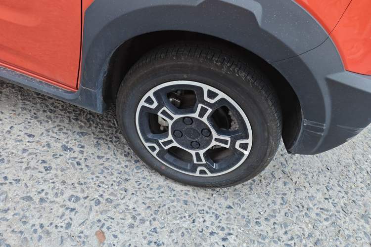 Used Geely Galaxy Panda 2025 210km Panda Rider Right Front Wheel Hub