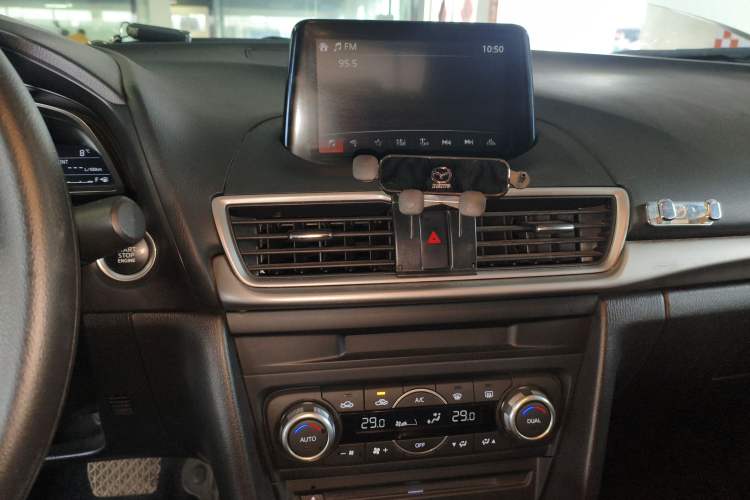 Used Mazda Mazda 3 Axela 2017 Sedan 1.5L Automatic Luxury Model Emission Standard China V
