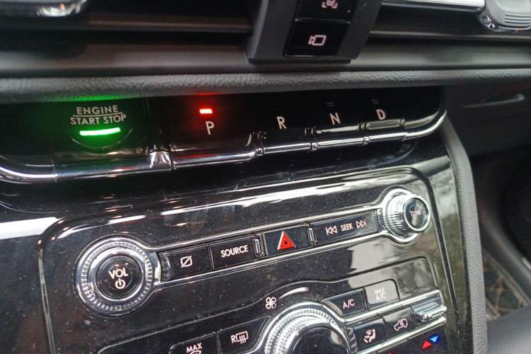 Used Lincoln Corsair 2021 2.0T Two-Wheel Drive Deluxe Edition