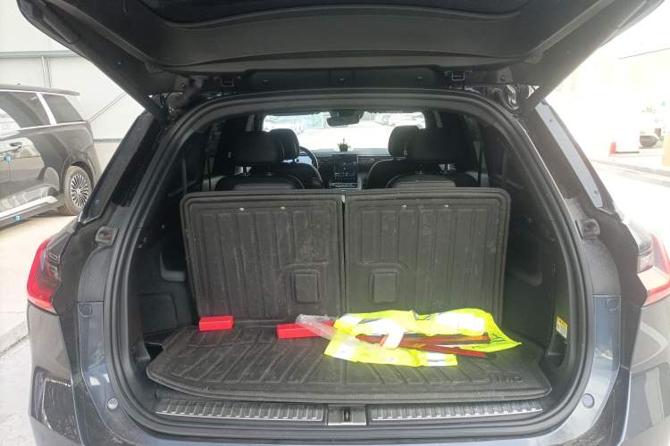 Used Nio ES8 2022 100kWh Signature Edition Six-Seater Trunk