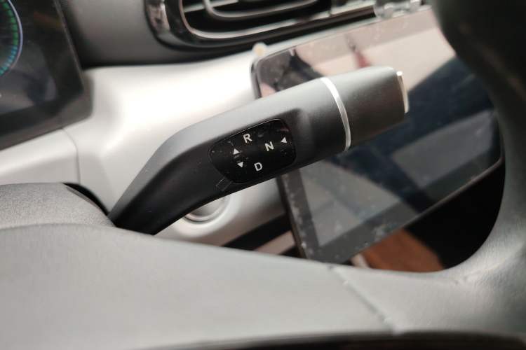 Used Leapmotor T03 2022 Crystal Edition Gear Lever