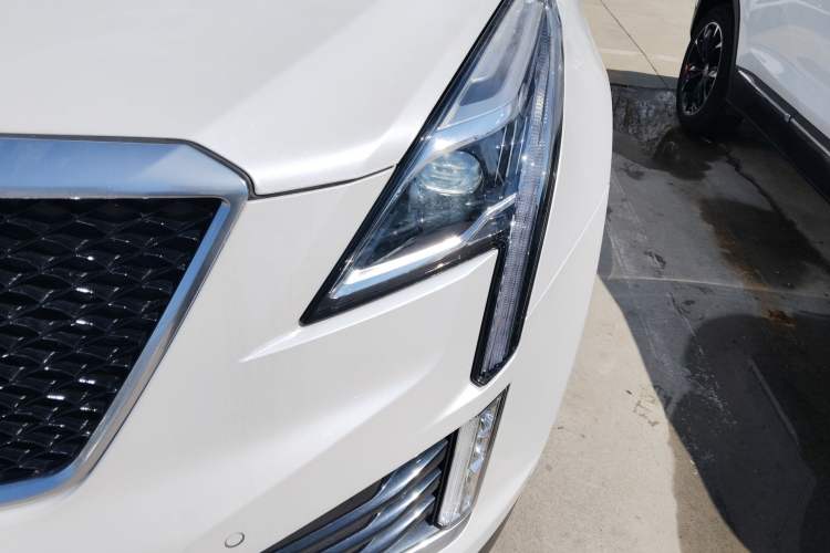 Used Cadillac XT5 2022 2.0T Four-Wheel Drive Luxury Version (Hummingbird Edition)
