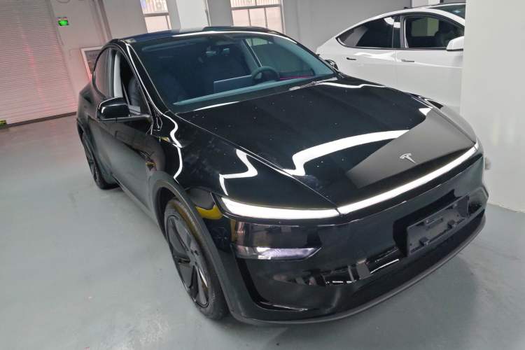 Used Tesla Model Y 2025 Rear-Wheel-Drive Version