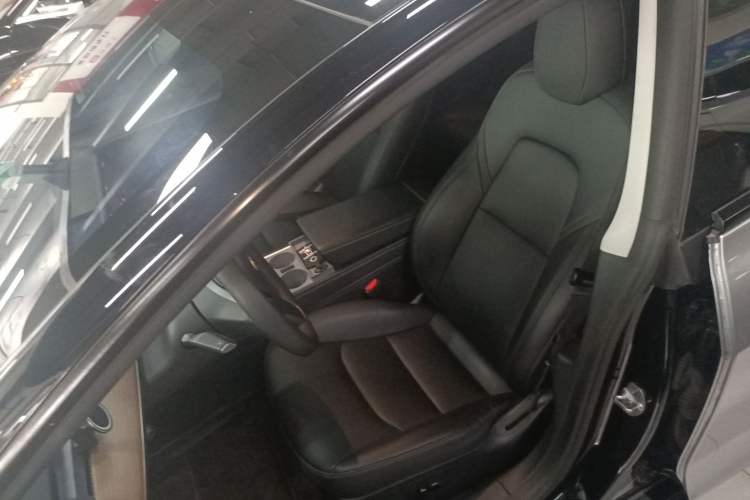 Used Tesla Model 3 2022 Rear-Wheel-Drive Version Left Front Seat