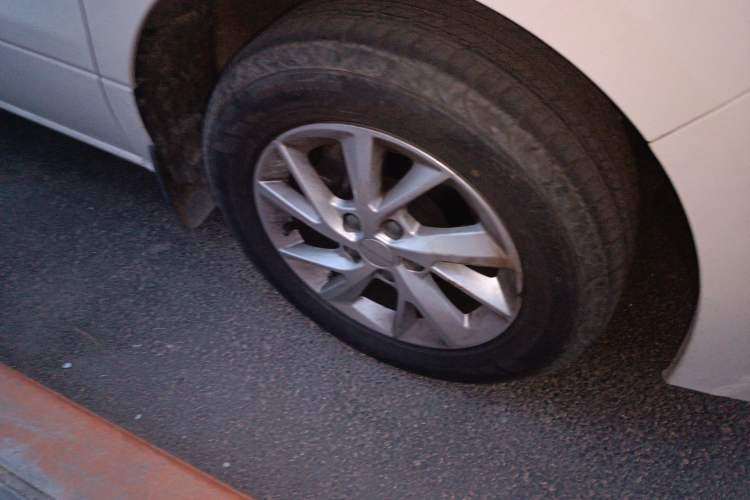 Used FORTHING Lingzhi PLUS 2024 1.5T Manual Luxury 9-Seater
