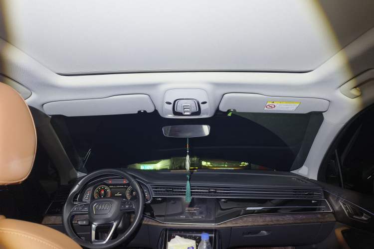 Used Audi Q7 2022 55 TFSI quattro S line Sport model
