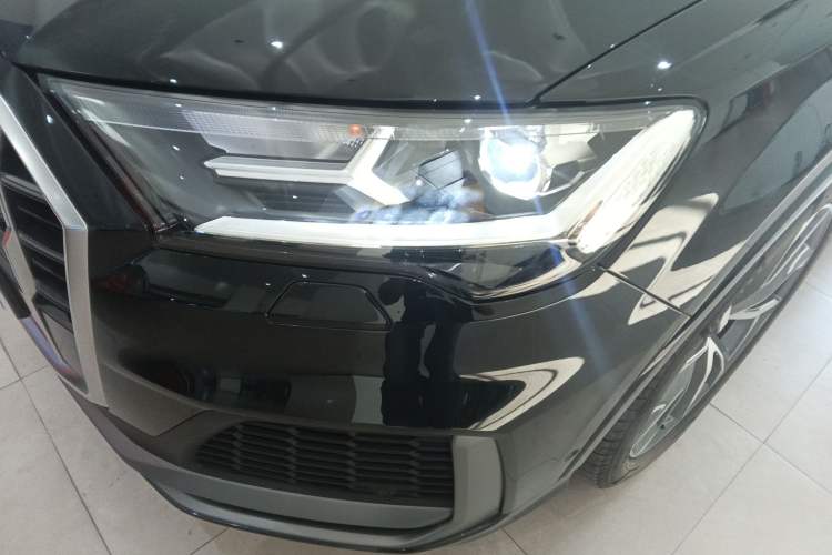 Used Audi Q7 2022 55 TFSI quattro S line Sport model