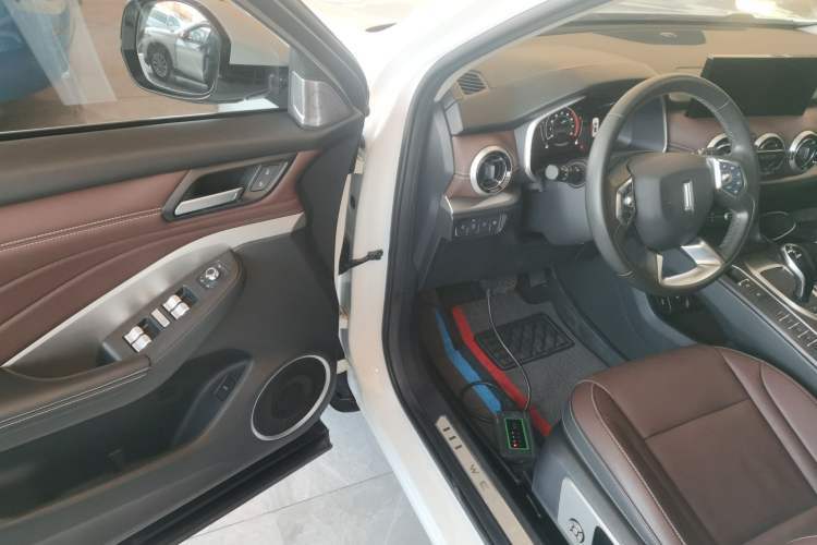 Used Wey VV6 2020 2.0T Two-Wheel Drive Smart Enjoyment+
