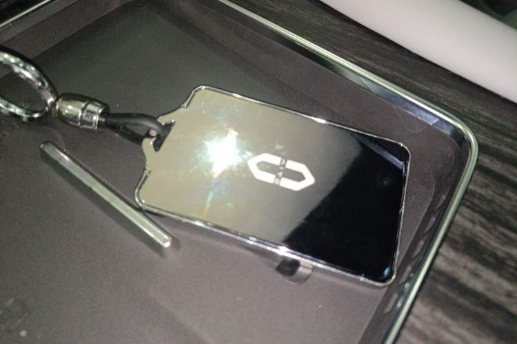 Used Hima AITO M9 2024 Range-Extended Ultra Version 52 kWh 6-Seater Model Vehicle Key