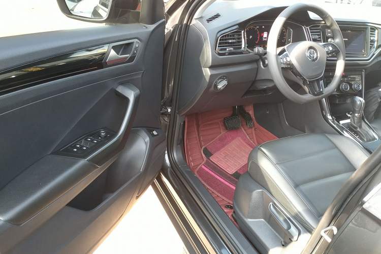 Used Volkswagen T-ROC 2020 280TSI DSG Two-Wheel Drive Comfort Version