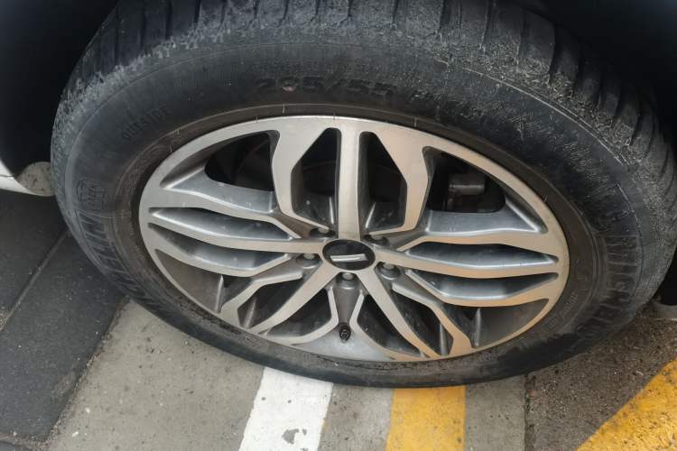 Used Wey VV5 2017 2.0T Ultra-Luxury Version Right Front Wheel Hub