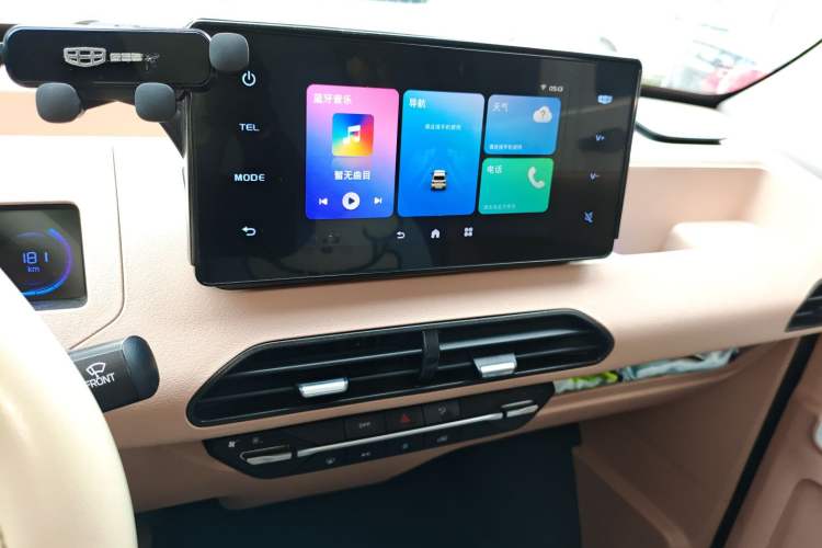 Used Geely Galaxy Panda 2023 Panda Mini 200km Dynamic Bear Audio And AC Panel