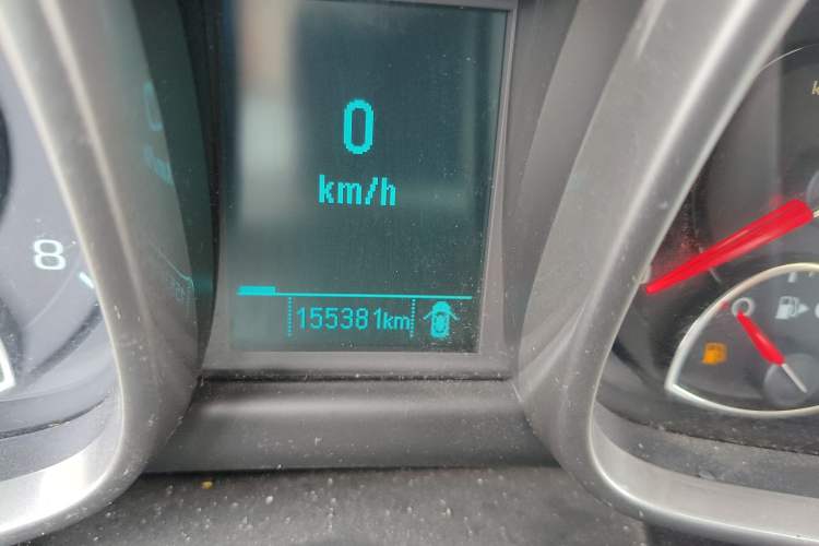 Used Chevrolet Malibu 2012 2.0L Automatic Luxury Edition Odometer Close Up