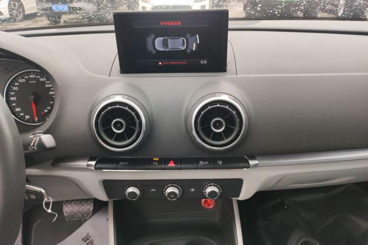 Used Audi A3 2014 Sportback 35 TFSI Automatic Style Edition Audio And AC Panel