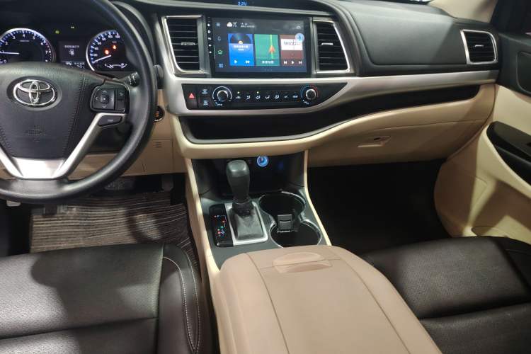 Used Toyota Highlander 2018 2.0T Two-Wheel Drive Elite Edition 7 Seats China VI Standard