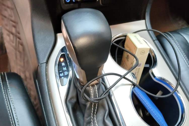 Used Jeep Grand Cherokee 2016 3.0L Elite Navigation Edition Gear Lever