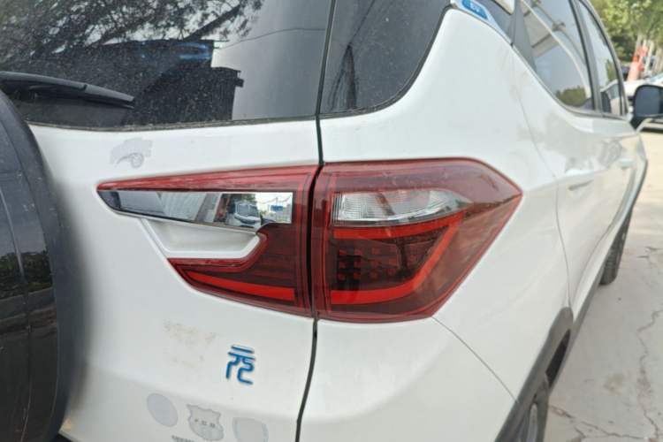 Used BYD Yuan New Energy 2018 EV360 Smart Connect Cool Edition Right Rear Taillight