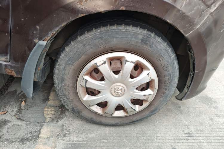 Used BAIC Weiwang M20 2014 1.5L Basic Version DAM15DL Right Front Wheel Hub