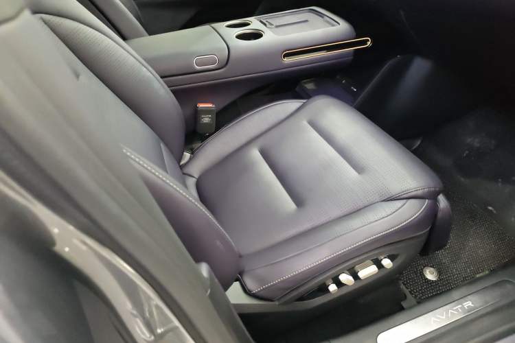 Used Avatr 07 2024 Pro+ Range-Extended Edition Right Front Seat
