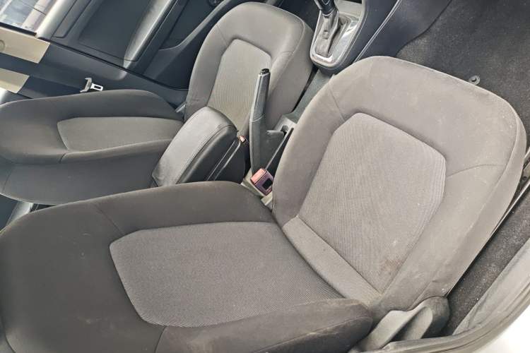 Used Volkswagen Jetta 2015 1.6L Automatic Fashion Model Right Front Seat