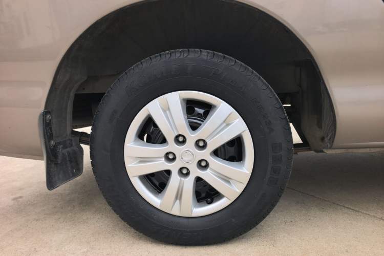 Used FORTHING Lingzhi 2017 M3L 1.6L 7-Seater Comfort Model Right Rear Wheel Hub