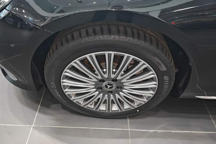 Used Mercedes-Benz E-Class 2023 Updated E 300 L Fashion Edition
