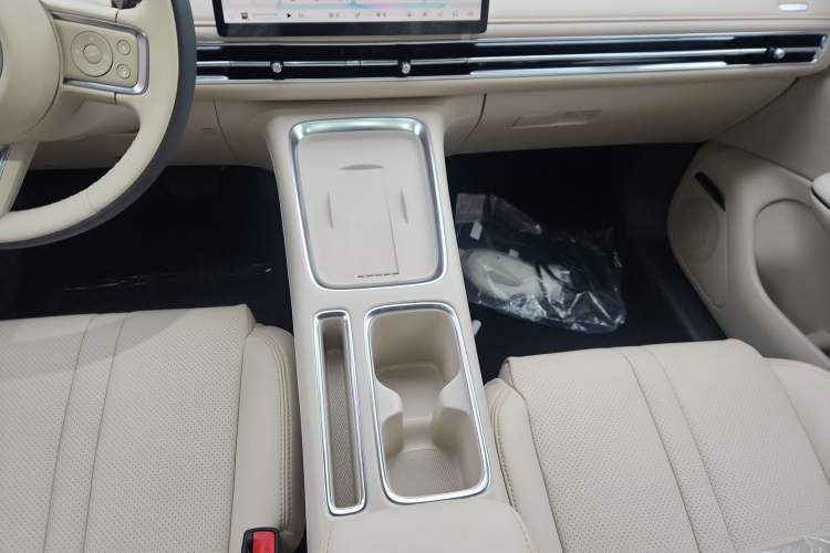 Used Wuling Bingo S 2025 Model 430km Deluxe Edition