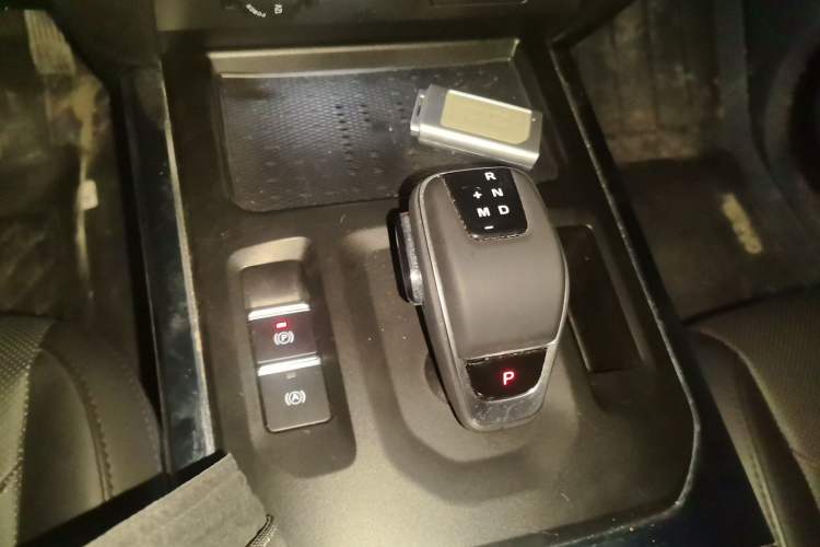 Used 212 T01 2024 2.0T Explorer Gear Lever