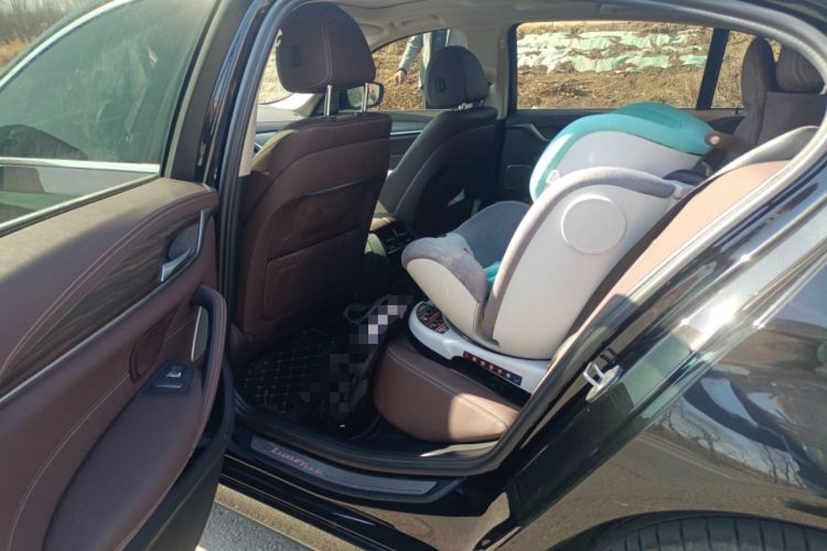 Used BMW 5 Series 2022 Updated 530Li Leading Edition Luxury Package Left Rear Seat