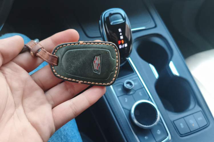 Used Cadillac XT4 2021 28T Two-Wheel Drive Leading Version
