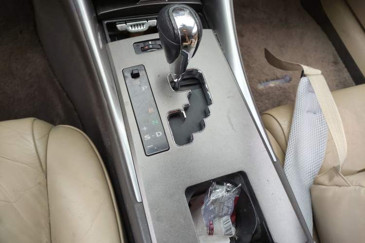 Used Lexus IS 2009 300 Gear Lever