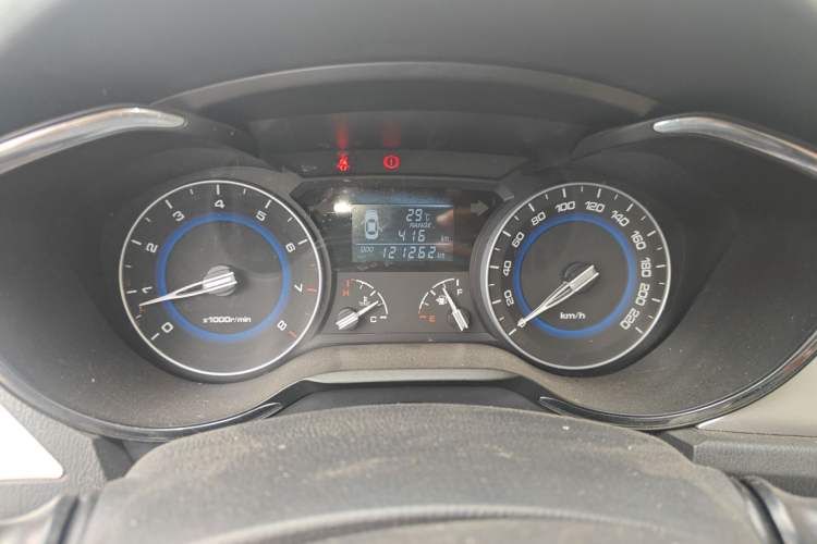 Used CHANGAN Alsvin V7 2015 1.6L Manual Enjoyment Model China IV Standard Odometer Close Up