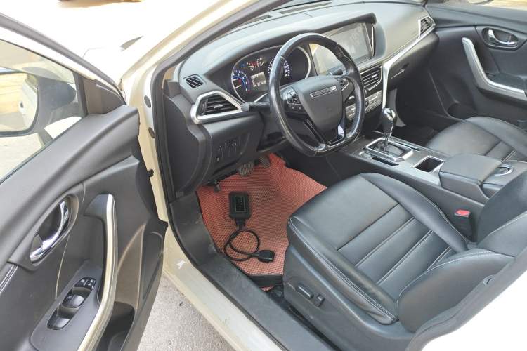 Used Venucia T90 2018 2.0L CVT Smart Connect Luxury Edition China V Standard