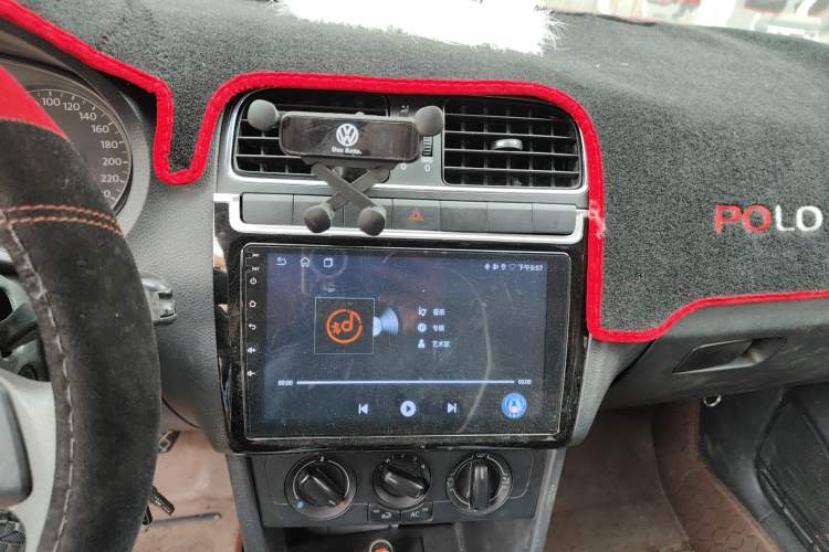 Used Volkswagen Polo 2011 1.4L Manual ZhiShang Edition