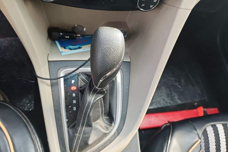 Used Buick GT 2015 15N Automatic Elite Version Gear Lever