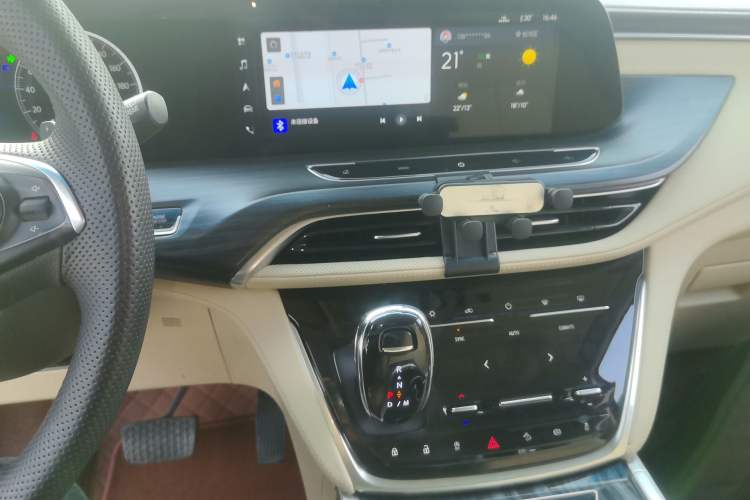 Used Buick GL8 2022 ES Landtrek 653T Luxury Edition Audio And AC Panel