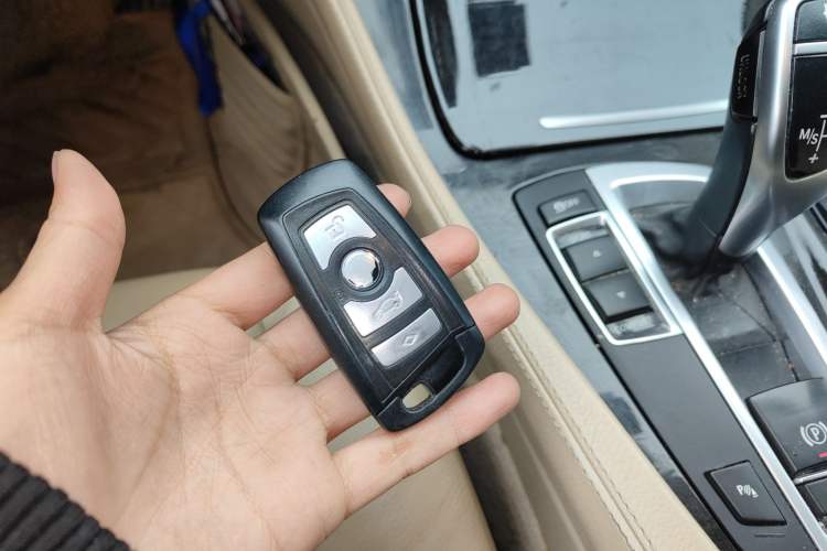 Used BMW 5 Series 2012 535Li Leading Model
