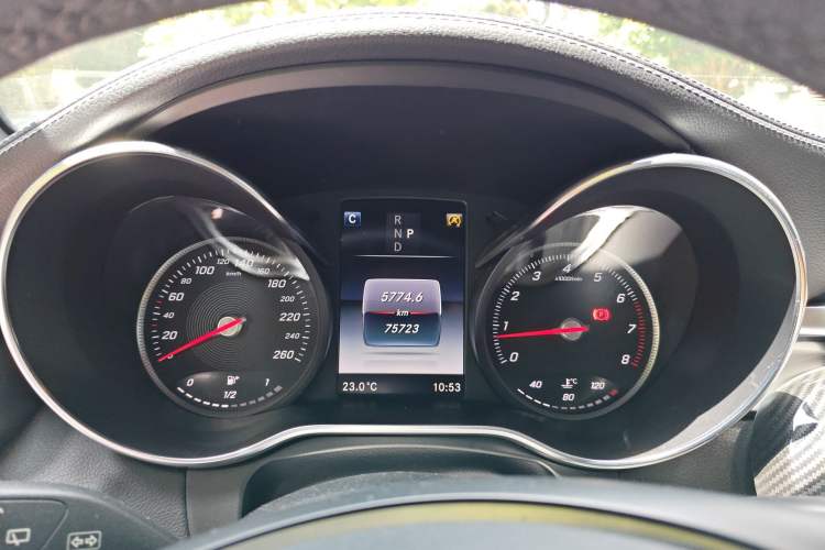 Used Mercedes-Benz GLC 2018 GLC 260 4MATIC Luxury Model
