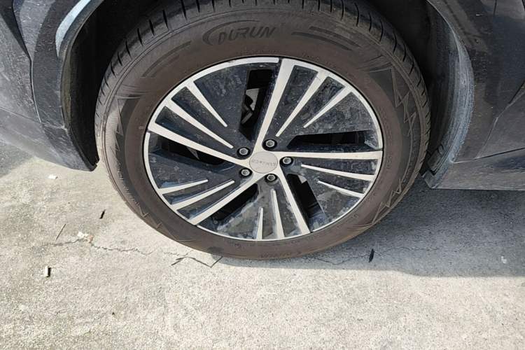Used Lynk & Co 08 EM-P 2023 120km Long-Range Halo