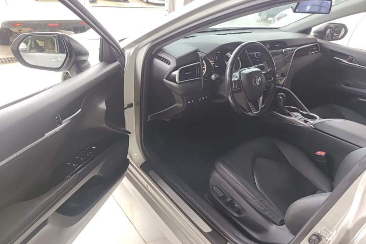 Used Toyota Camry 2019 2.5G Luxury Edition China VI Standard