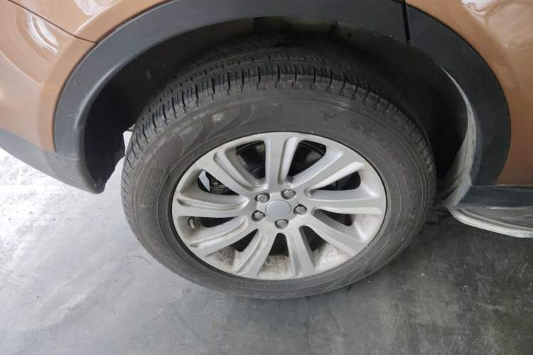 Used Land Rover Discovery Sport 2016 2.0T SE Right Rear Wheel Hub