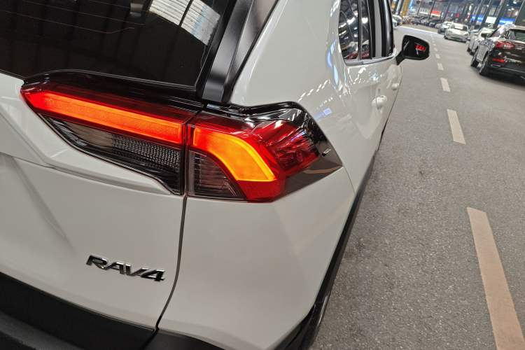 Used Toyota RAV4 2020 2.0L CVT Two-Wheel Drive Fashion Edition