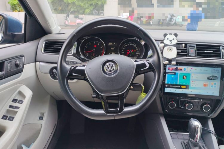 Used Volkswagen Sagitar 2015 230TSI Automatic Comfort Version
