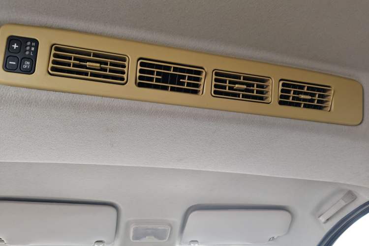 Used Dongfeng Fengon 330 2014 1.5L Manual Utility Version DK15 Headliner