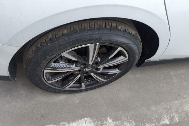 Used CHANGAN Eado 2025 Blue Whale 1.5T 500Bar Prestige Model
