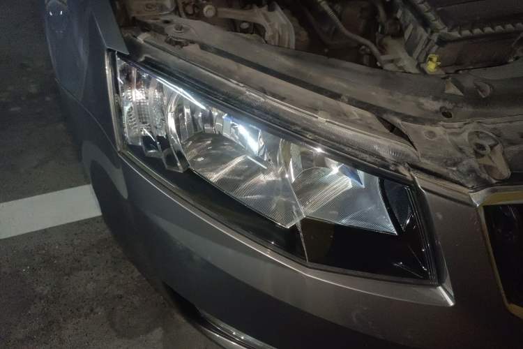Used Skoda Octavia 2015 1.6L Manual Eado Edition Right Front Headlight