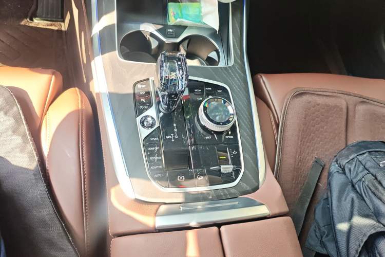 Used BMW X7 2022 xDrive40i Luxury Package with Leading Features
