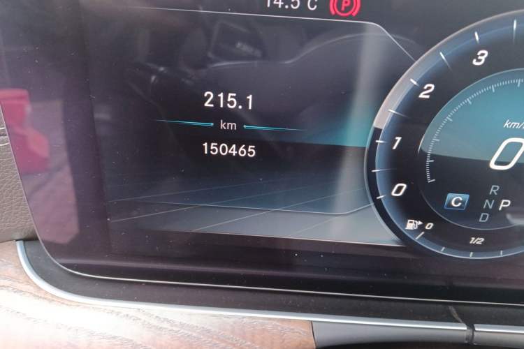 Used Mercedes-Benz E-Class 2019 E 200 L 4MATIC Odometer Close Up